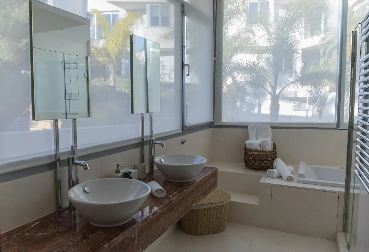 Luxurious 2 Bedroom Townhouse In Sierra Blanca Marbella